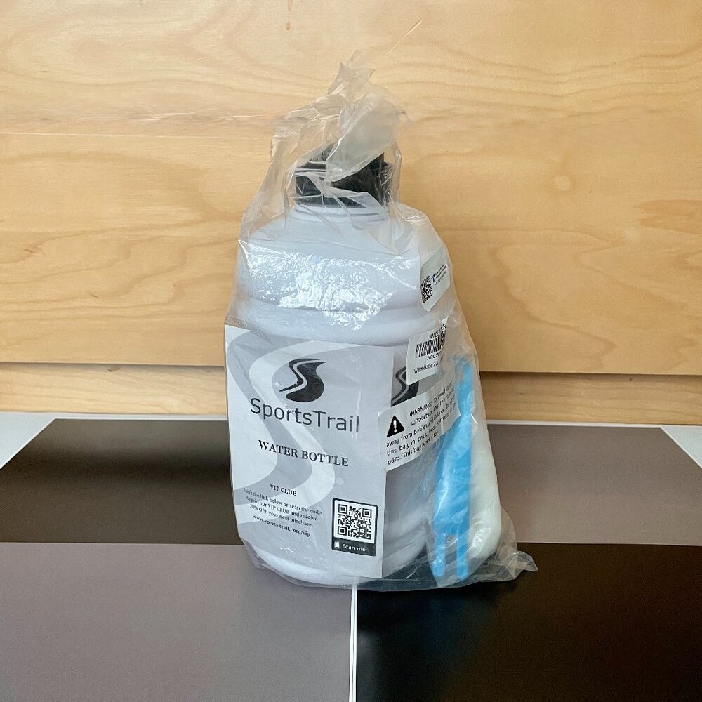 SporsTrail  Water bottle gallon with brush